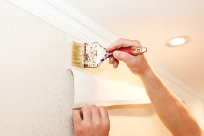 Pose de papier peint à Metzing — revêtements muraux et toiles de verre
